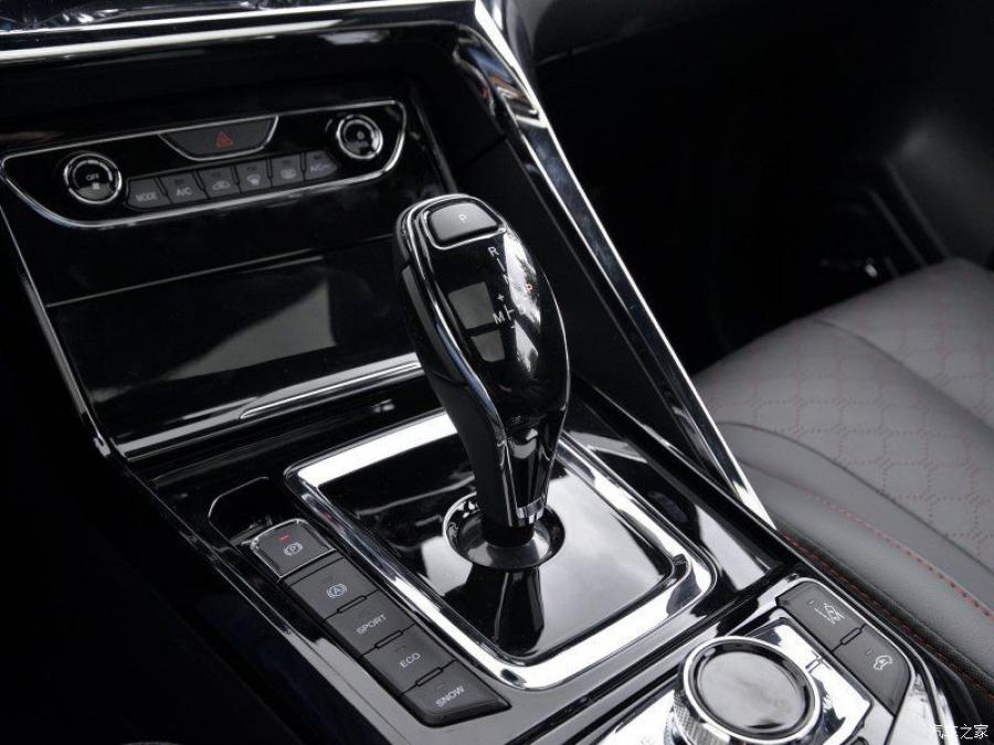Детали интерьера Haima S8 2019 года  (фото 8 из 39)